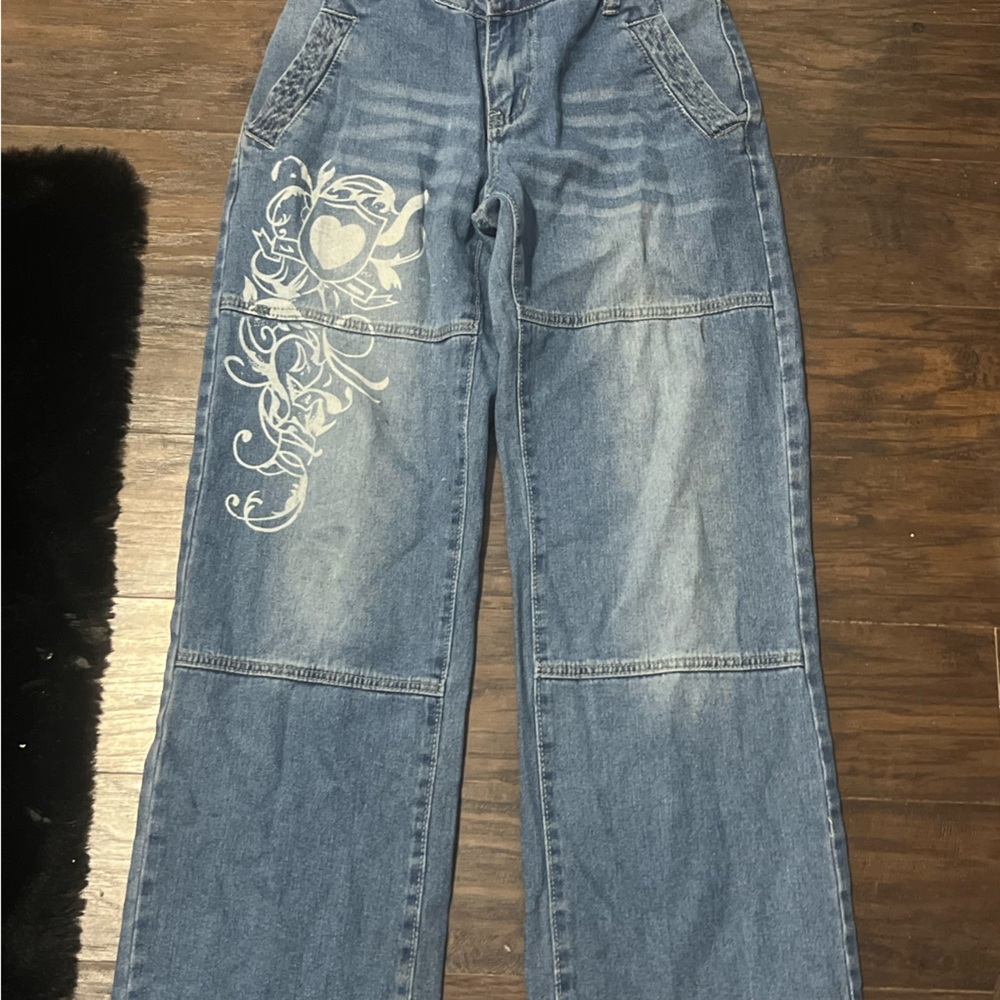 cute 2000s baggy boyfriend jeans with retro design
